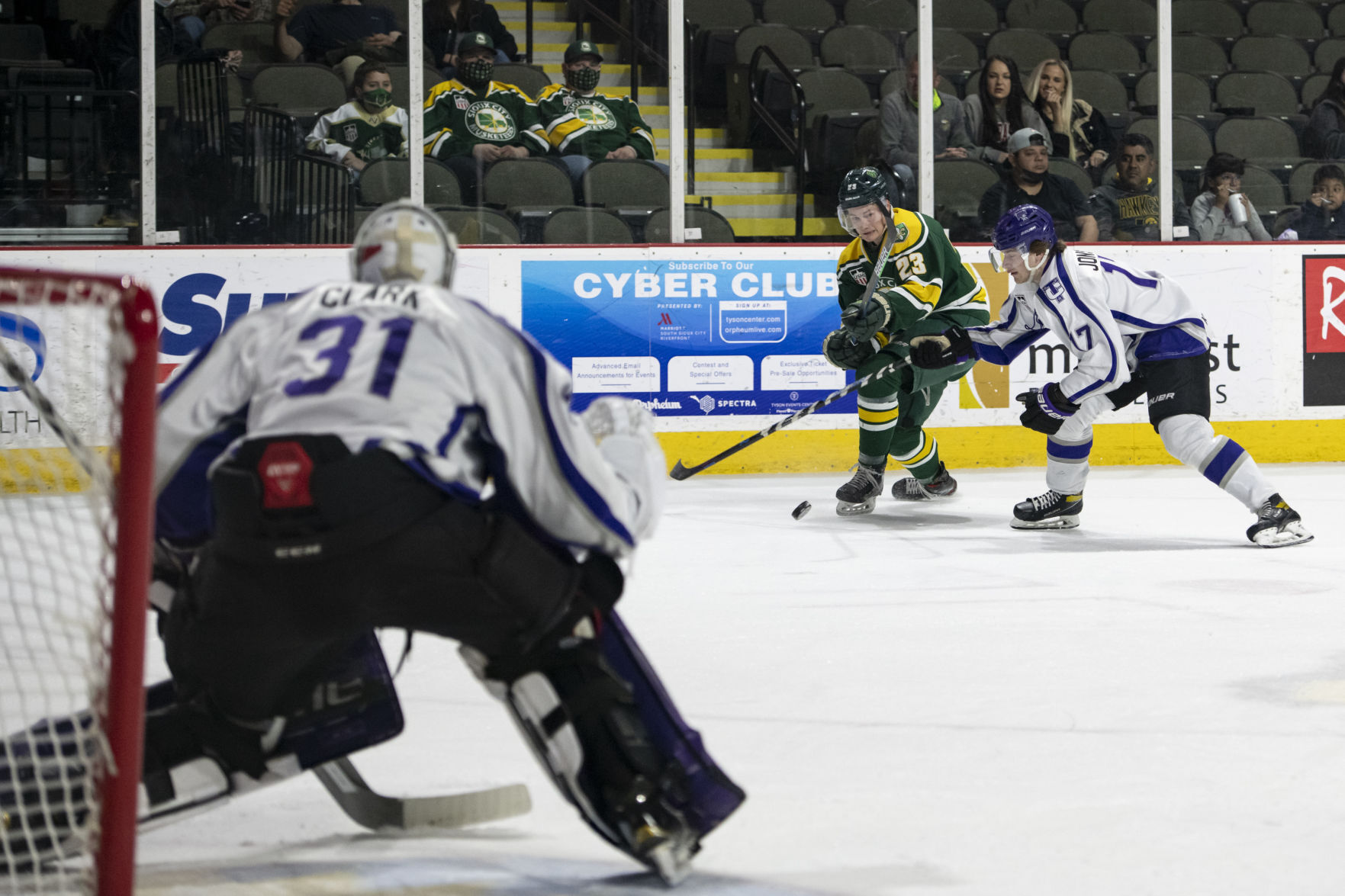 Musketeers defeat Tri-City Storm